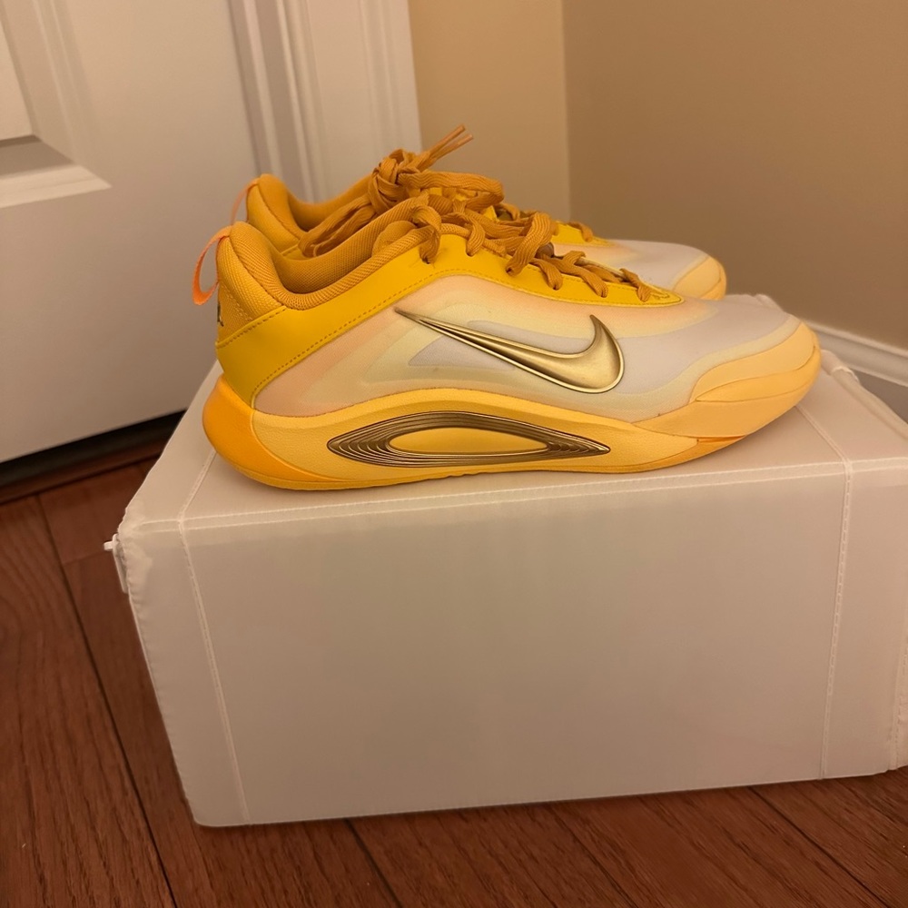 Nike Yellow and White Low-Top basketball shoes